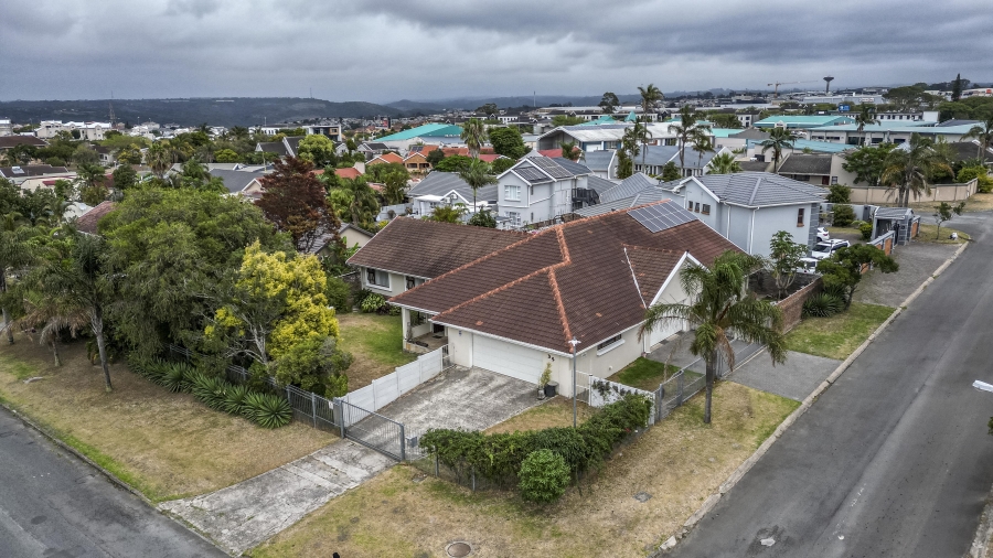 3 Bedroom Property for Sale in Beacon Bay North Eastern Cape